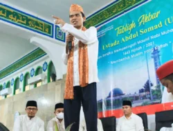 Pakai Peci & Syal dari Gambo Muba, UAS : Semoga Kita Menjadi Muslim yang Kaffah