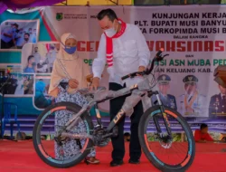 Rangsang Vasinasi Warganya dengan Polesan Donasi