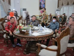 “Datang dengan Pelangi, Pergi dengan Bintang”