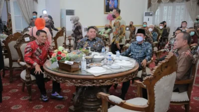 “Datang dengan Pelangi, Pergi dengan Bintang”