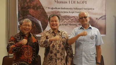 Dalam Munas I di Padang, Mantan Wakil Mentan Periode 2011 -2014 Ini Terpilih Jadi Ketum Dekopi, Mantan Mentan Era SBY Juga Dipercaya Jadi Ketua Badan Pengawas-nya, Akur dech..!