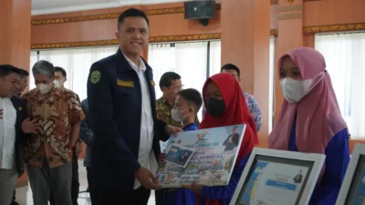 Nah, keren..keren, meski tinggal di pelosok Kab. OKI, prestasi & semangat bocah sekolah dasar ini bisa jadi contoh..