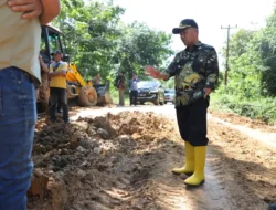 Hadiri undangan pernikahan warganya,  jalan rusak di 3 Desa jadi pusat perhatian PJ Muba