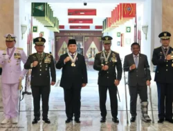 Menhan Prabowo Subianto Terima 4 Bintang Kehormatan Utama, Disematkan Panglima TNI & 3 Kepala Staf Angkatan