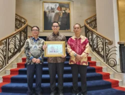 Sekda Sumsel Raih Penghargaan Leading Change dan Influence 