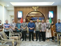 Gubernur Minta Pertamina  Lakukan Perbaiki Jalan Simpang Mariana – Perajin hingga Sungai Rebo 