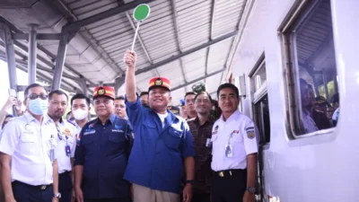 Gubernur Lepas 1200 Pemudik Gunakan Moda Transportasi Kereta Api 