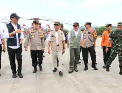 Menko PMK Bersama Kepala BNPB Tinjau Arus Balik IdulFitri