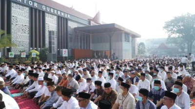 Kemarau Berlanjut, PJ Gubernur Sumsel Bersama Ratusan Pegawai Pemprov Sholat Istisqa