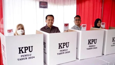 Pemilu, PJ Gubernur Sumsel Gunakan Hak Suara di TPS 35