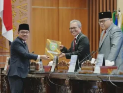 Rapat Paripurna DPRD Sumsel:  Fraksi Fraksi Sampaikan Pandangan Umum Atas 6 Raperda Pemprov Sumsel