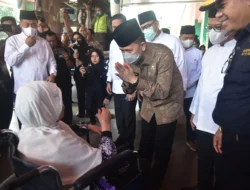 Pj Gubernur Agus Fatoni Sambut Kepulangan 450 Jamaah Haji Kloter I Embarkasi Palembang