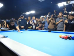 Gubernur Herman Deru dan Wagub Cik Ujang Ikuti Pertandingan Eksibisi Pada  Pembukaan Relung Billiard Challenge 2025 Kapolda Sumsel Cup