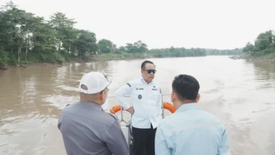 Wagub Cik Ujang Tinjau Alur Sungai, Dukung Solusi Transportasi Batubara yang Ramah Infrastruktur