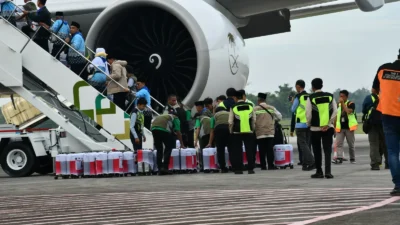 Resmi Dilepas, 443 Jemaah Haji Kloter 1 Embarkasi Palembang Berangkat ke Tanah Suci
