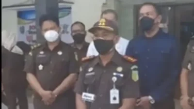 Sambut HUT Adhyaksa ke -61, Kejari OKI Siap Turun dari Desa ke Desa Bagikan Sembako, Kejari OKI : Bukan Pensiun Tapi Masyarakat Umum yang Terdampak Pandemi Covid-19