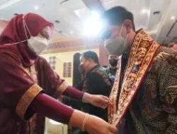 Stan Sumsel Curi Perhatian Putri Presiden Jokowi, Keberadaan Baju Blus Berbahan Kain Tenun Limar Dinilai Unik, Untuk Koleksi Pribadi, Kahiyang Ayu & Suami Ikut Membeli