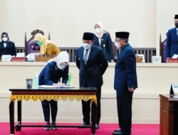 Gubernur Ungkap  Capaian  dan Realisasi Pembangunan Sumsel Pada Paripurna Penyampaian LKPJ TA  2021