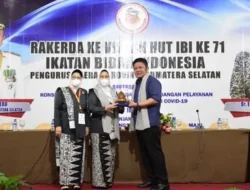 Herman Deru :  Bidan Garda Terdepan Dalam Mencapai  Taraf Kesehatan Ibu dan Anak