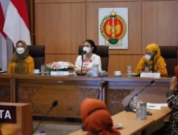 Berkunjung ke Kampung Batik, Feby Inginkan  Kain Batik Sumsel Punya Filosofi Sendiri