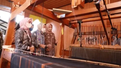 Berkunjung ke Sumsel, KKP Kagumi Kriya Sriwijaya