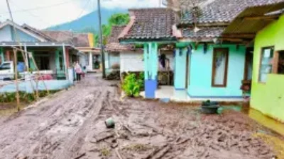 Pasca gempa, Kepala BNPB tinjau Garut