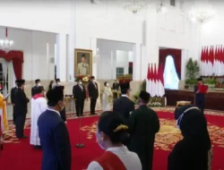 Dilaksanakan di Istana Negara,  Presiden Jokowi Lantik Anggota DKPP Periode 2022 – 2027