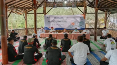 Wujudkan Kebijkan Ekonomi Biru, 2 Kelompok Masyarakat Banyuwangi Ini Peroleh Bantuan dari KKP