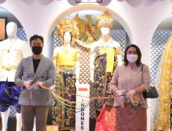 Busana Pengantin Bali Dipamerkan di Seoul Korsel, Respon Mr Yun-Tae Kim Direktur Museum Multiculture : Penuh Warna Terkesan Sakral, Saya Nggak Ragu Lagi, Pasti Banyak yang Pingin Berkunjung ke Pulau Dewata