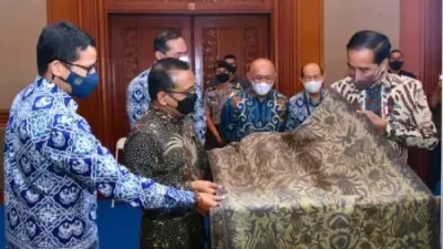 Bangkitkan UMKM, Presiden Ajak Belanja Barang Dalam Negeri