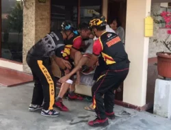 Aksi Heroik Ini Nyata, Bukan Dalam Film, Begini Dilakukan Personil Polda Riau Selamatkan Lansia Alami Stroke Saat Rumahnya Terbakar