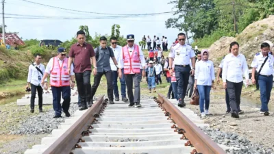 Naik Kereta Api Maros-Mandai, Ini Daya Tariknya.. 
