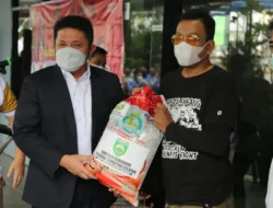 Komunitas Sepak Bola Sumsel Terdampak Covid-19 Terima Bantuan  Beras, Begini Alasan Gubenur Kasih Pangan Bukan Uang Tunai