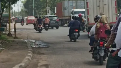 ‘Celoteh’ Singkat dari 2 Siswa Saat Berjuang dari Padatnya Truk Tronton