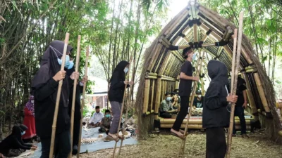 RI Kaya Budaya & Kearifan Lokal, Bisa Kita Optimalkan Untuk Buka Lapangan Kerja, Sandiaga Uno : Ini Produk yang Unggul, Jangan Jadi Penonton, Tapi Harus Jadi Pemain