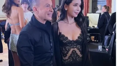 Artis C-Pop Global dan Ikon Mode Tia Lee bikin gebrakan di London Fashion Week