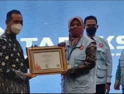 Bisa Jadi Contoh, Guru Madrasah Ini Raih Penghargaan dari KPK