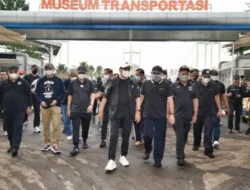 Tinjau Museum Transportasi di Taman Mini Indonesia Indah
