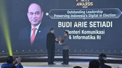 Kominfo RI raih penghargaan “Special Award: Outstanding Leadership Preserving Indonesia’s Digital on Election” CNN Indonesia Award 2024