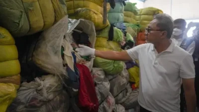 Nah Ada Apa ?, Kemendag Musnahkan Barang Bekas