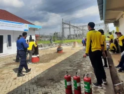 Simulasi Kebakaran Tingkatkan Kompetensi Insan UPHK