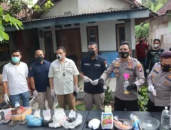 Panjang Akal, Tapi Polisi Juga Nggak Bisa Di Bohongi, Meski Gunakan Modus Baru Teknik Kocok & Masak, Produsen Sabu Rumahan Ini Masih Juga Ketahuan, Begini Ceritanya Kapolres Lumajang Saat Ungkap Modus Itu