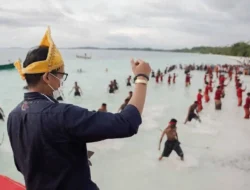 Punya Unggulan SDA Pasir Terhalus se Dunia Desa Ngilngof Di Dorong Populer, Apa Cerita Sandiaga Uno