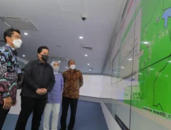 Menteri BUMN Pantau Layar Besar Sajikan Kondisi SPBU Pertamina di  Wilayah Indonesia