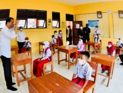 Cerita di Balik Vaksinasi Anak-anak di SDN 3 Nglinduk, Kepseknya Bilang Nggak Ada yang Menangis Bahkan Semangat Karena Ketemu Presiden Jokowi