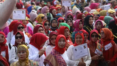 Hari Kebaya Nasional 2026: Sumsel Pecahkan Rekor MURI Parade Perempuan Berbusana Songket Terbanyak