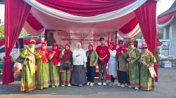 HUT RI ke-81, Muslimat NU Palembang Gelar Pawai dan Lomba di Kambang Iwak