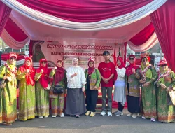 HUT RI ke-81, Muslimat NU Palembang Gelar Pawai dan Lomba di Kambang Iwak