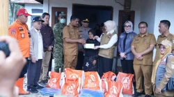 Wabup Banyuasin dan Anggota DPD RI Tinjau Korban Puting Beliung di Muara Telang