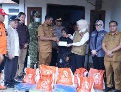 Wabup Banyuasin dan Anggota DPD RI Tinjau Korban Puting Beliung di Muara Telang